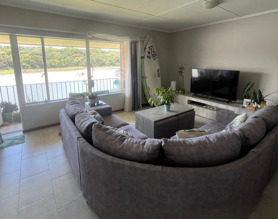 2 Bedroom Property for Sale in Bonza Bay Eastern Cape